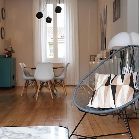 Family House Centre, Pool, Garden, Air Conditioning *