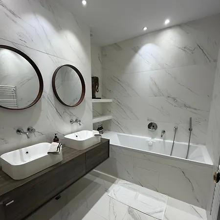 Family House Centre, Pool, Garden, Air Conditioning Vila Bordeaux