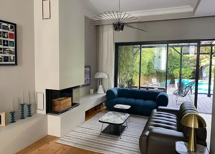 Villa Family House Centre, Pool, Garden, Air Conditioning *