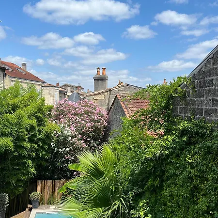 Family House Centre, Pool, Garden, Air Conditioning Vila *